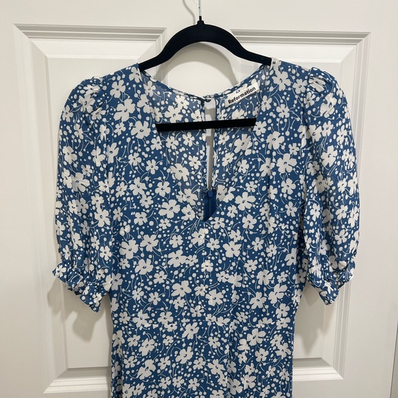 NWOT REFORMATION NANTES Midi Dress Blue White Floral Size 4! - Picture 5 of 7